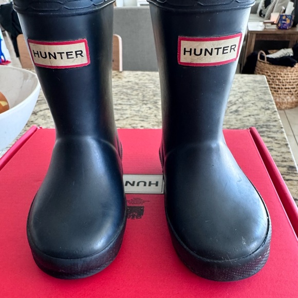 Hunter Kids Boots in navy blue - Picture 1 of 3